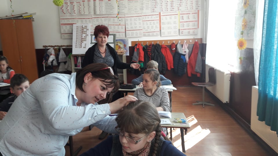 Campanie de prevenire a pediculozei in Valea Izvoarelor